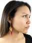 Boucles d'Oreilles artisanales Rouge, Or & Noire - Porté profil