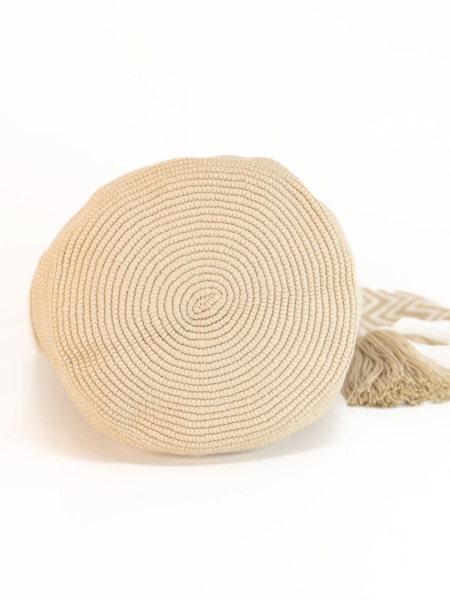 Mochilas Wayuu Beige et blanc avec rabat à strassZoom Fond