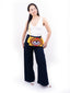 Pochette Clutch Pochette Brodée Mpotif Oeil Wayuu Rouge Orange portée
