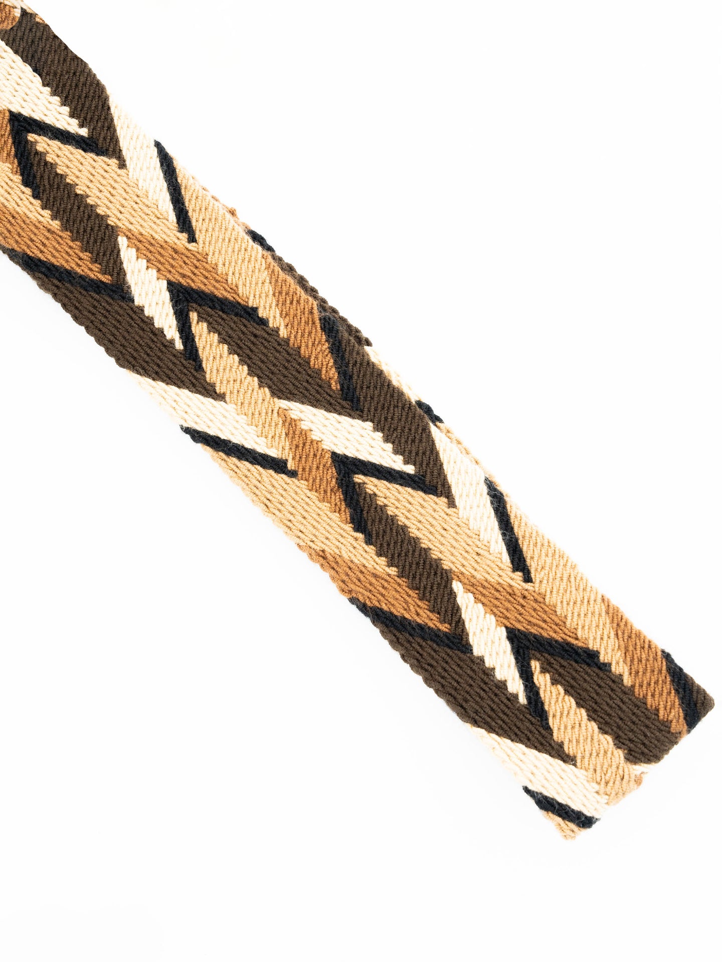 Mochilas Wayuu Marron avec Rabat à Strass. Vue Bandoulière 2