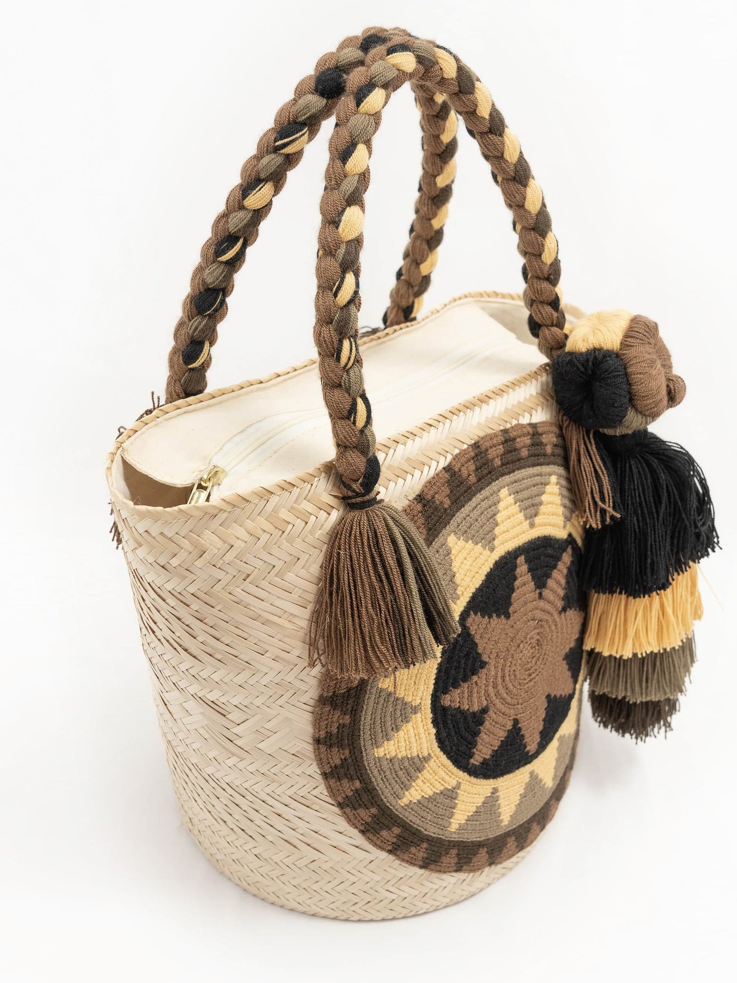 Cabas Wayuu en paille tressée Marron et Vert, motif & pompons- Cabas paille | Sac Wayuu | Sac à main Bohème Chic